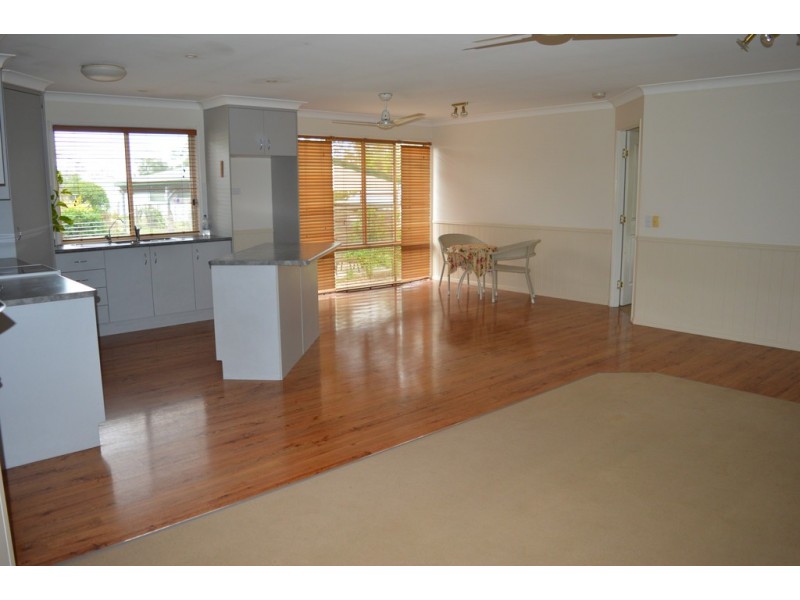 100 Lakes Drive, Laidley Heights QLD 4341