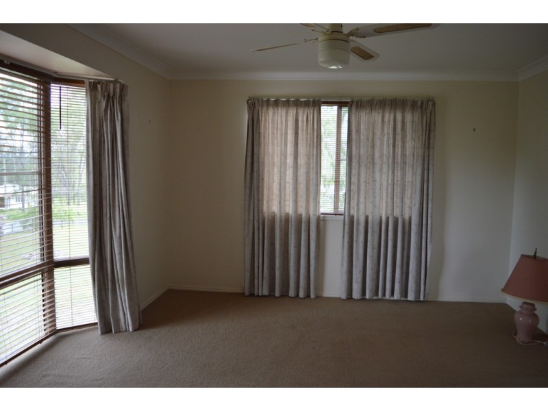 100 Lakes Drive, Laidley Heights QLD 4341