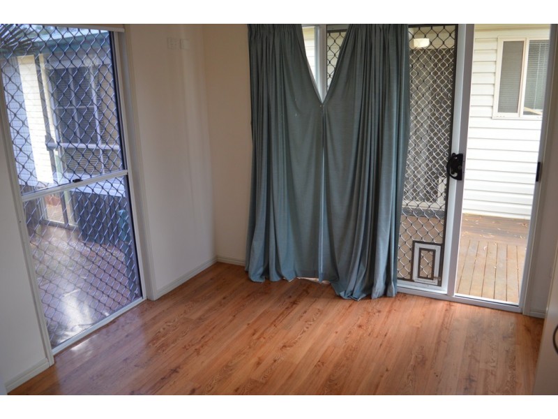 100 Lakes Drive, Laidley Heights QLD 4341