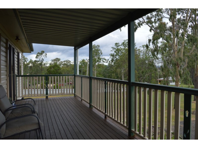 100 Lakes Drive, Laidley Heights QLD 4341
