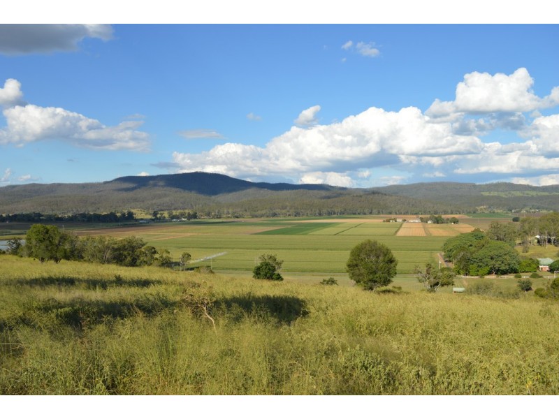 4 Simpson Drive, Mulgowie QLD 4341