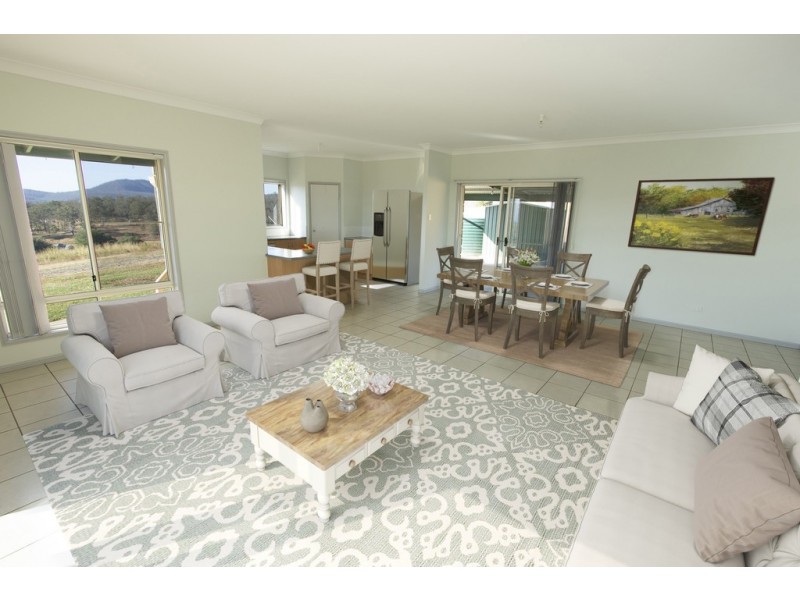 4 Simpson Drive, Mulgowie QLD 4341