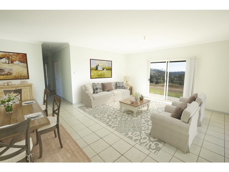 4 Simpson Drive, Mulgowie QLD 4341