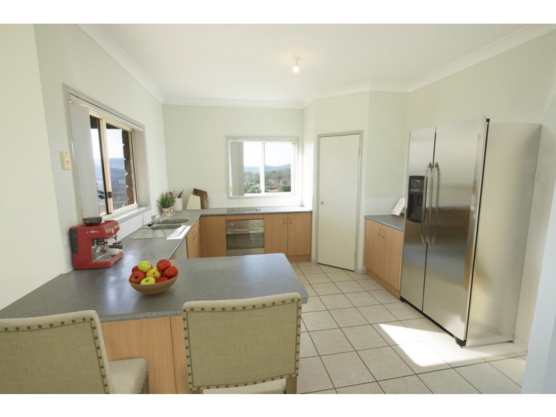 4 Simpson Drive, Mulgowie QLD 4341