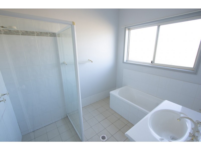 4 Simpson Drive, Mulgowie QLD 4341