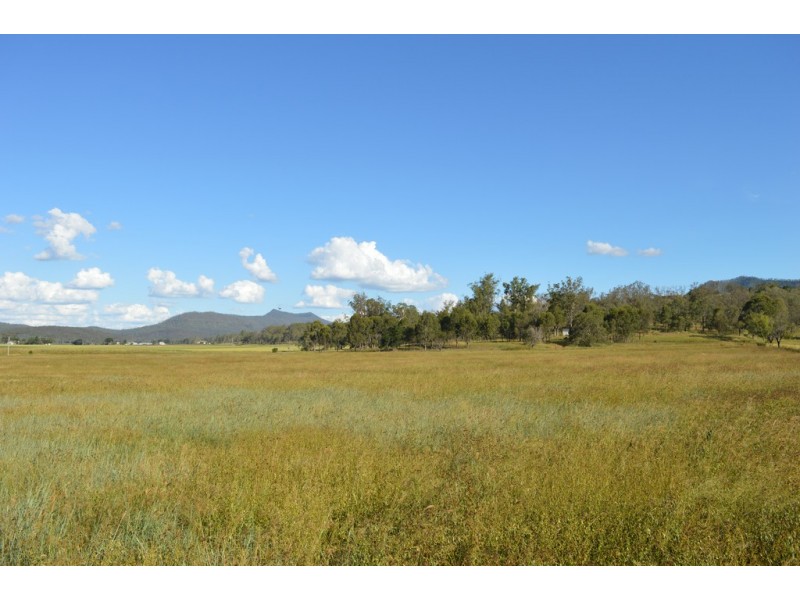 4 Simpson Drive, Mulgowie QLD 4341