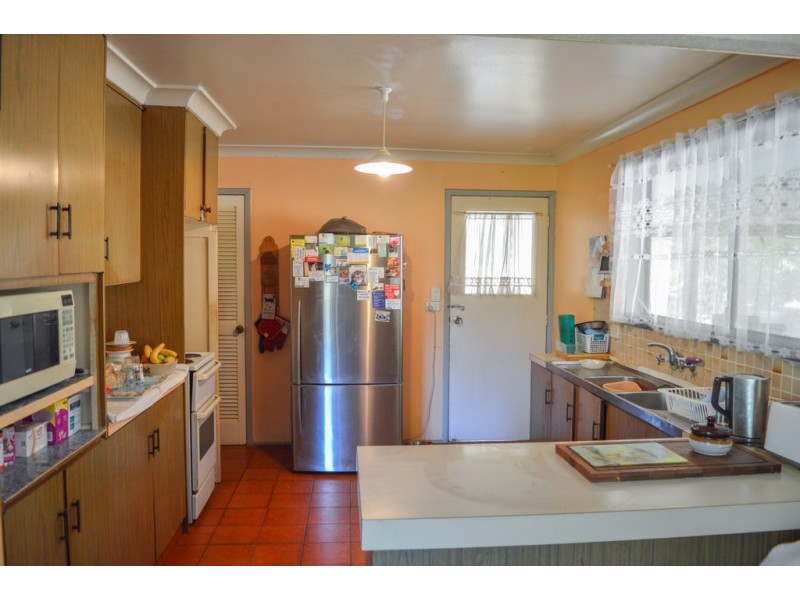4 Harvey Road, Forest Hill QLD 4342