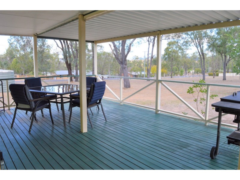 92 Lakes Dr, Laidley Heights QLD 4341