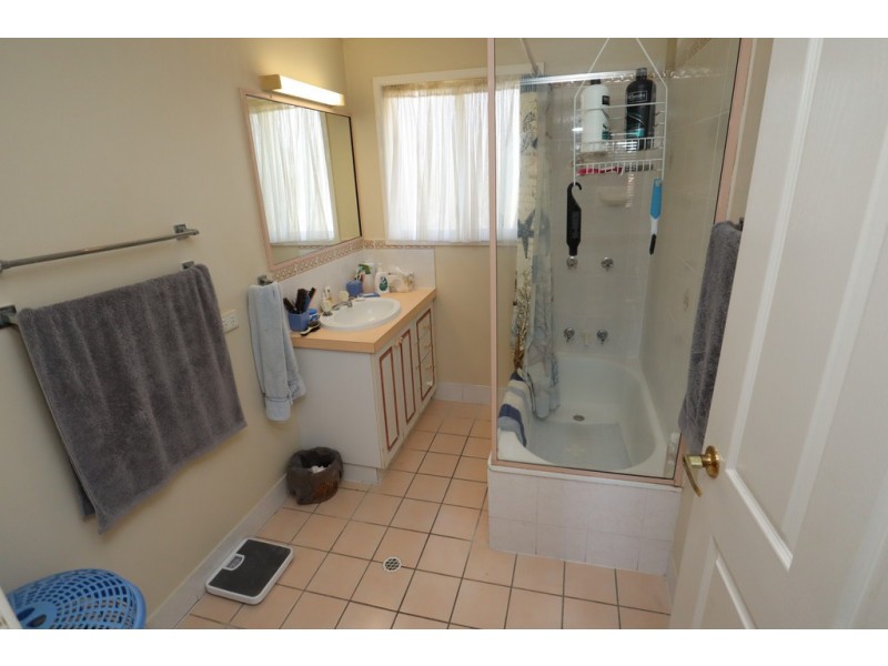 10 Rons Rd, Regency Downs QLD 4341