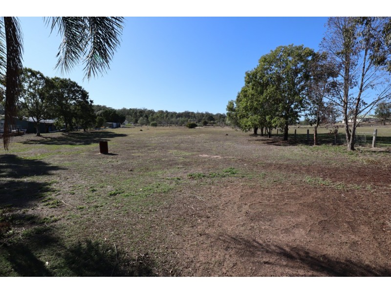 10 Rons Rd, Regency Downs QLD 4341