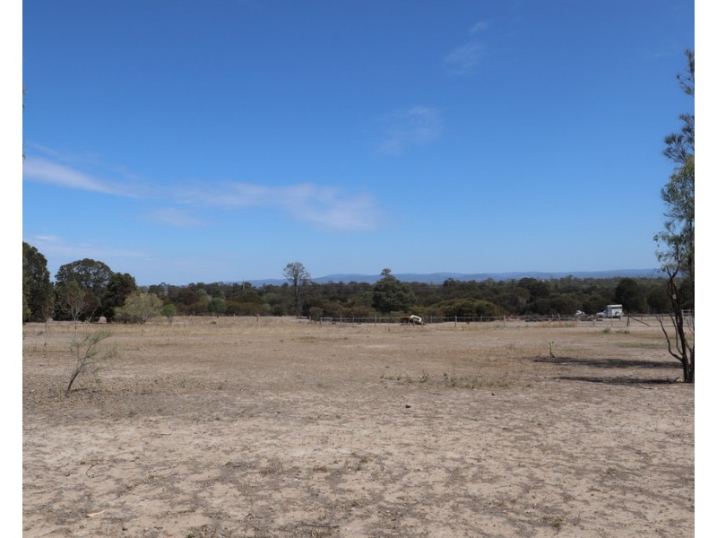 18 Redwood Drive, Brightview QLD 4311