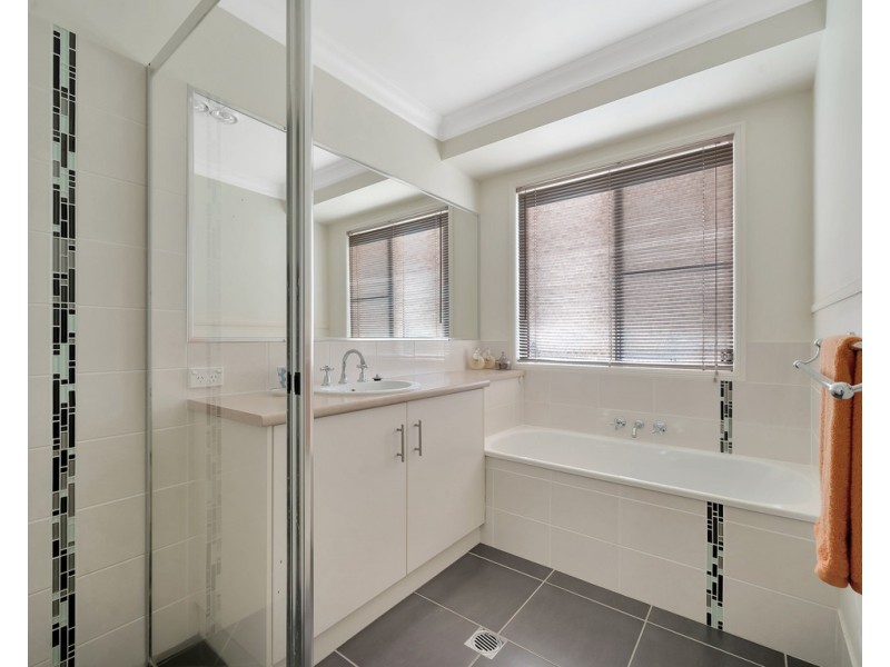 9 Legend Drive, Adare QLD 4343