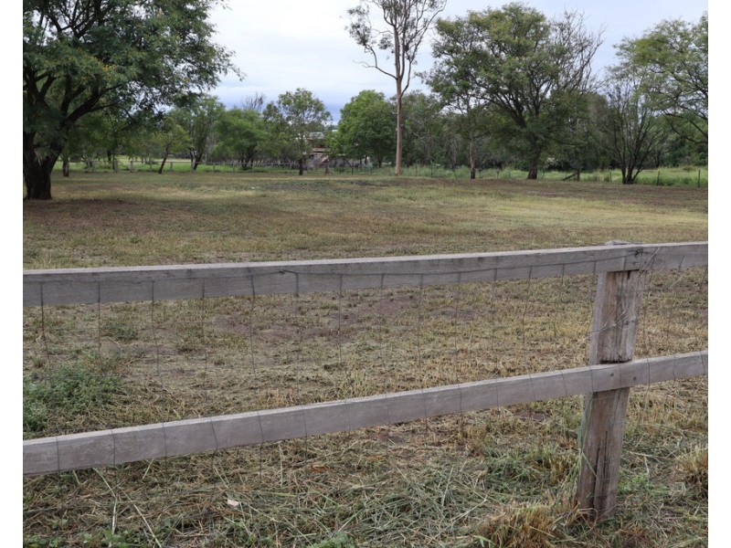 42 Napier Street, Laidley QLD 4341