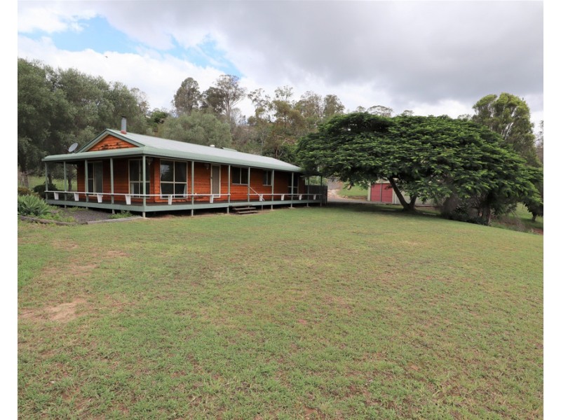 13 Philip Court, Summerholm QLD 4341