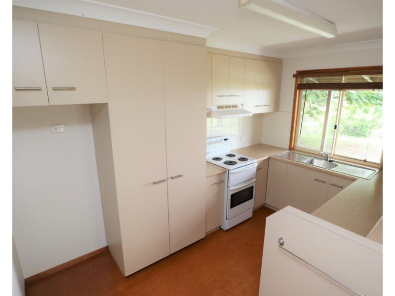 13 Philip Court, Summerholm QLD 4341