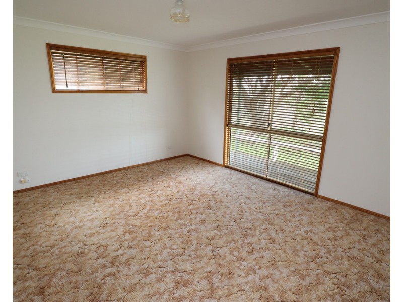 13 Philip Court, Summerholm QLD 4341