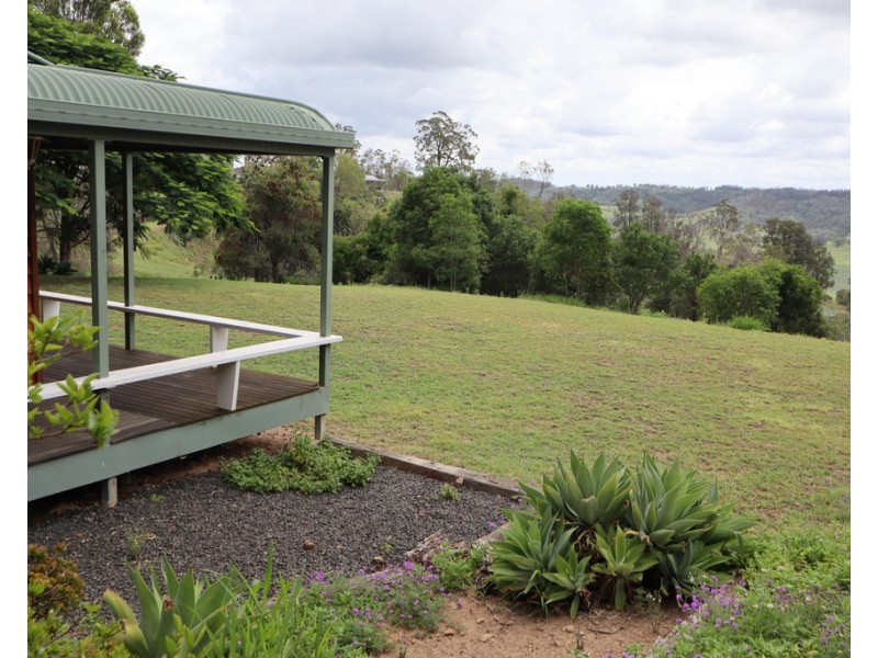 13 Philip Court, Summerholm QLD 4341