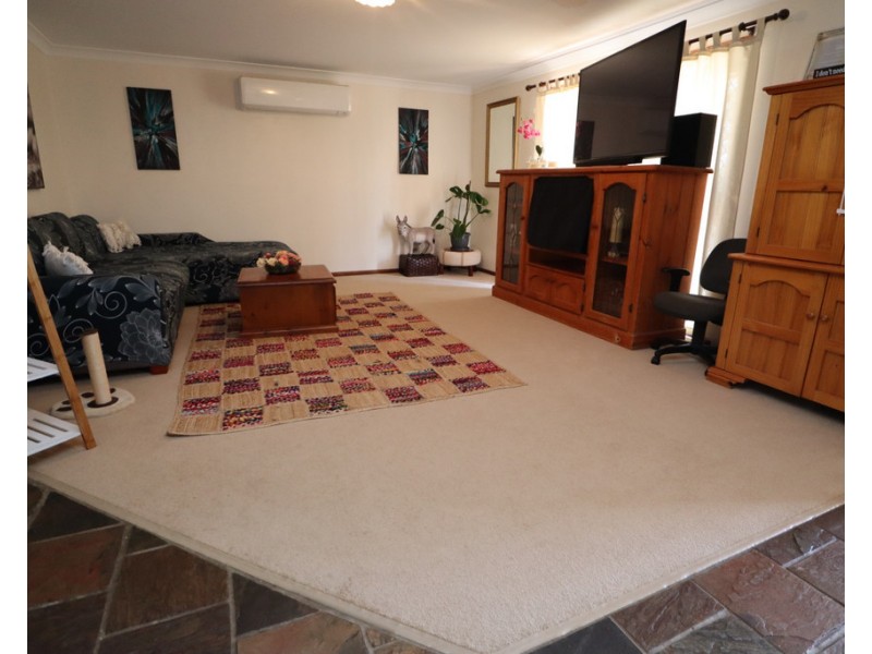 2 Australia II Drive, Kensington Grove QLD 4341
