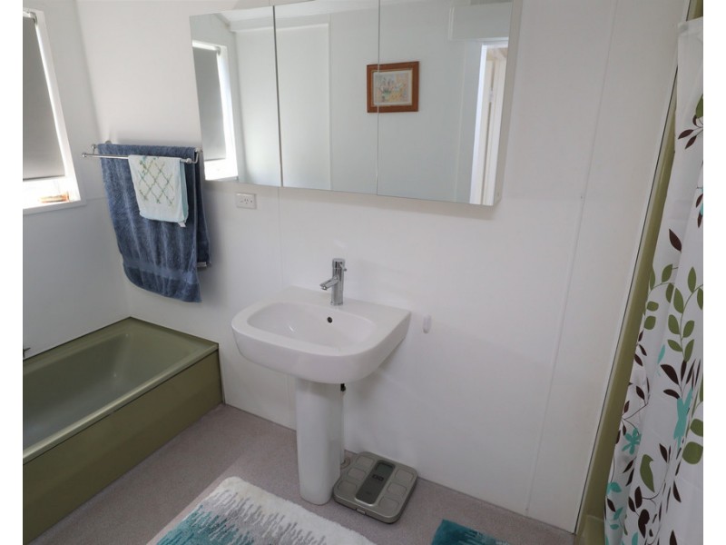 2 Sandpiper Drive, Regency Downs QLD 4341
