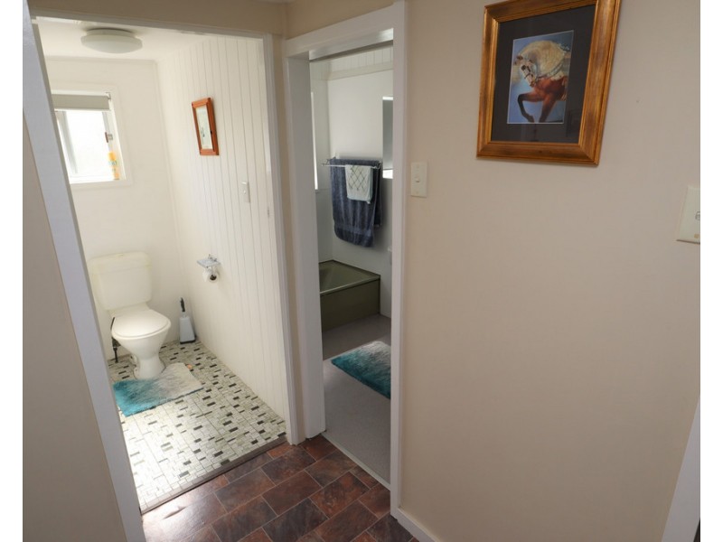 2 Sandpiper Drive, Regency Downs QLD 4341