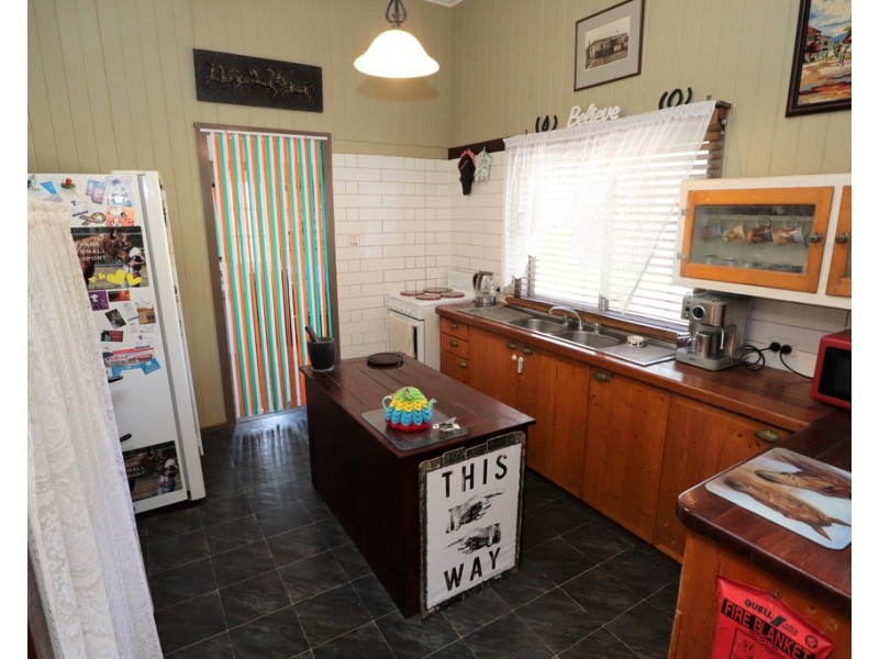 1 Dan Road, Hatton Vale QLD 4341