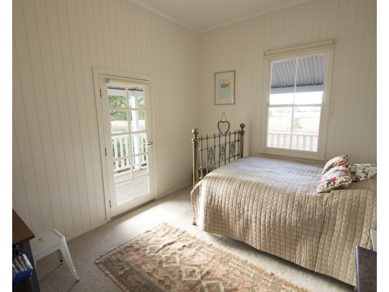 10 McGarrigal Road, Laidley Creek West QLD 4341