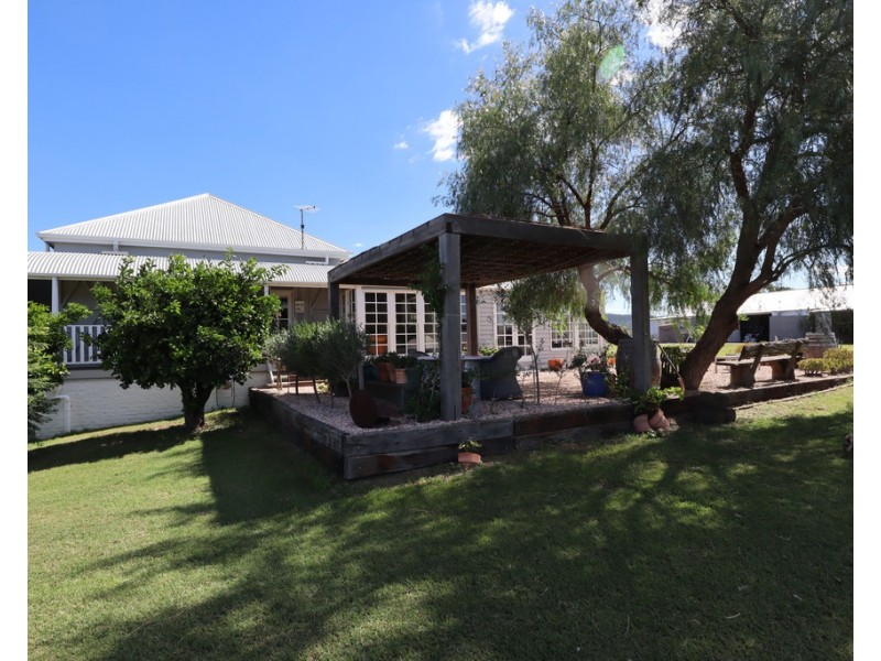 10 McGarrigal Road, Laidley Creek West QLD 4341