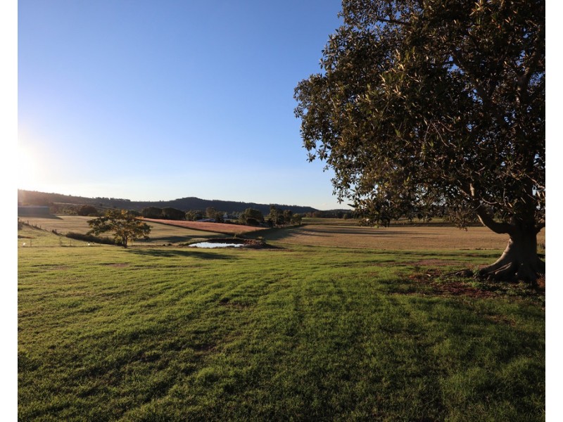 10 McGarrigal Road, Laidley Creek West QLD 4341