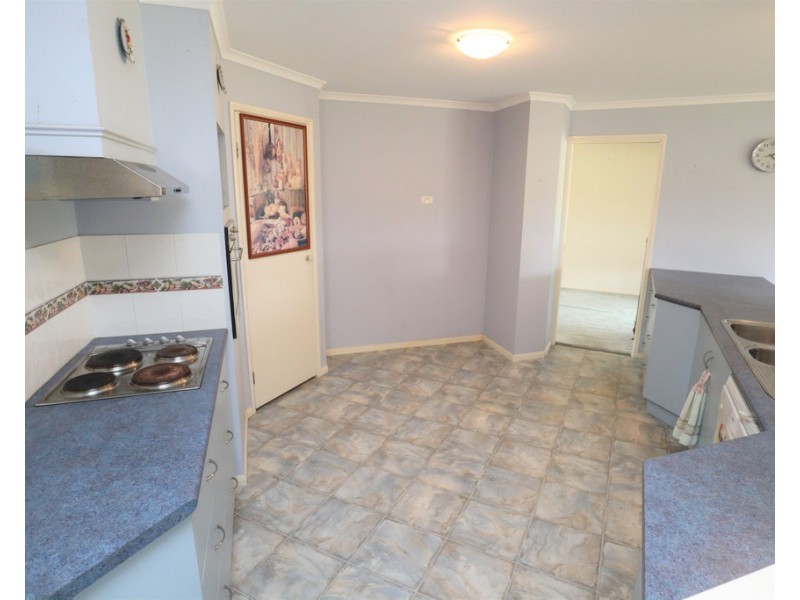 8 Sunwest Court, Plainland QLD 4341