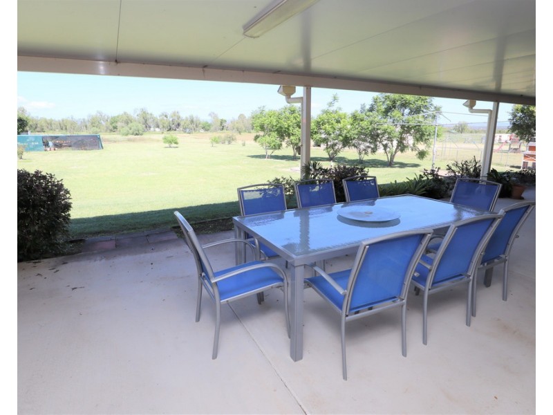 8 Sunwest Court, Plainland QLD 4341