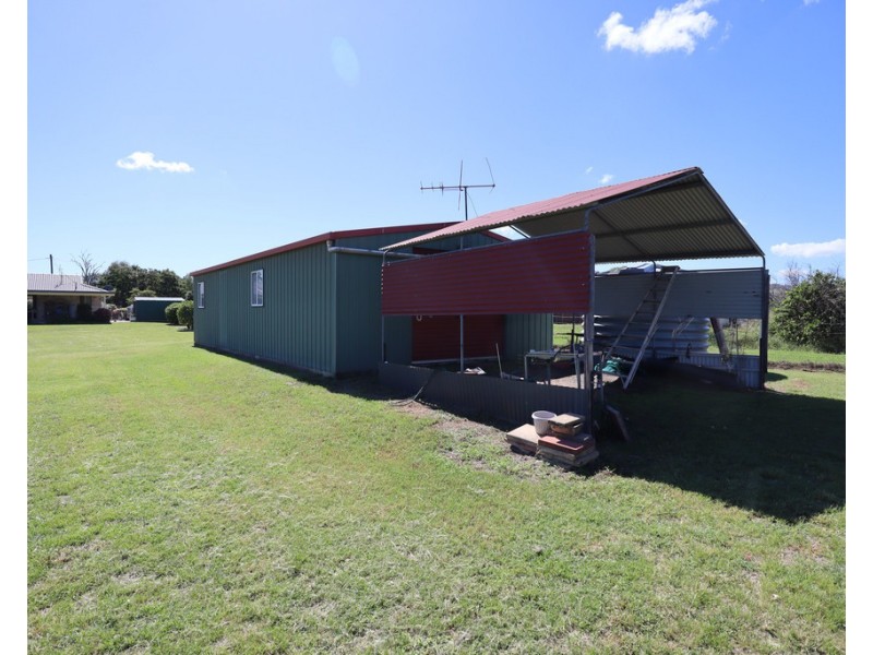 8 Sunwest Court, Plainland QLD 4341