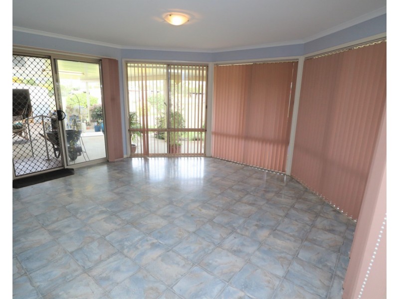 8 Sunwest Court, Plainland QLD 4341