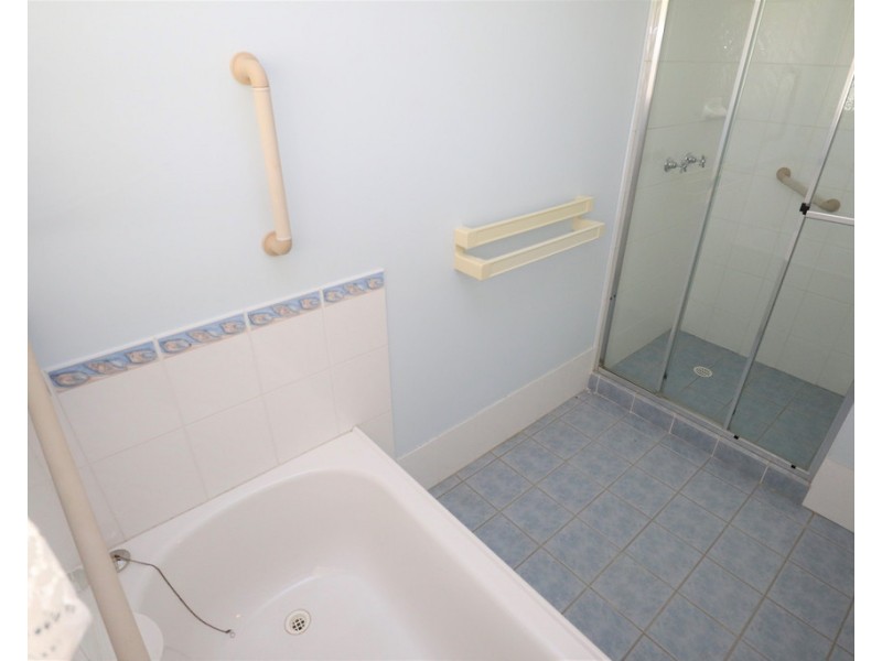 8 Sunwest Court, Plainland QLD 4341
