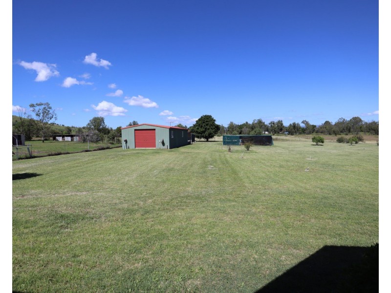 8 Sunwest Court, Plainland QLD 4341