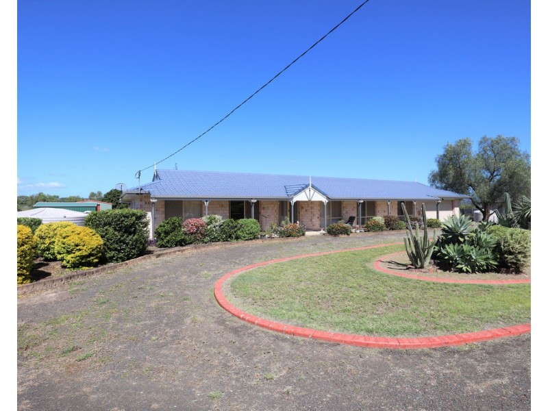 8 Sunwest Court, Plainland QLD 4341