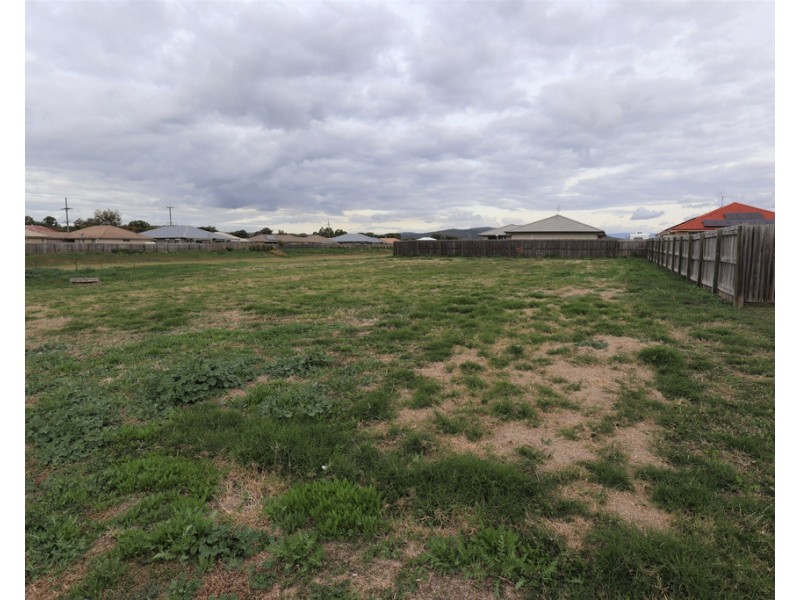 32 Hayes Street, Laidley QLD 4341