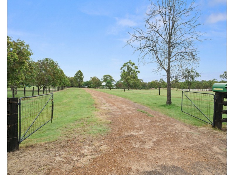 127 Brigalow Street, Placid Hills QLD 4343