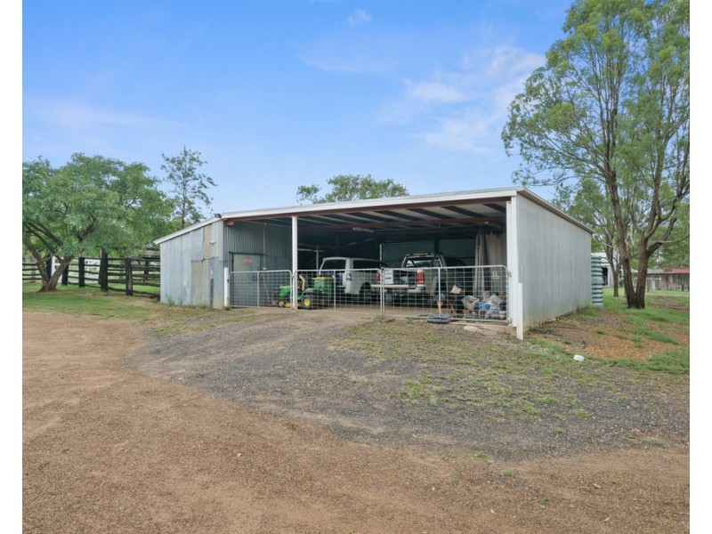 127 Brigalow Street, Placid Hills QLD 4343