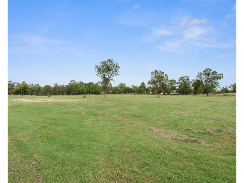 127 Brigalow Street, Placid Hills QLD 4343