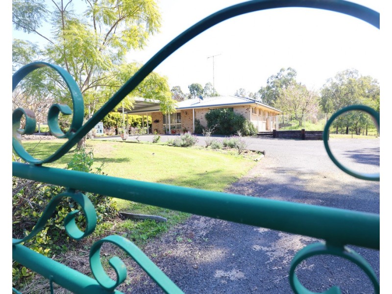 7 Grebe Court, Laidley Heights QLD 4341