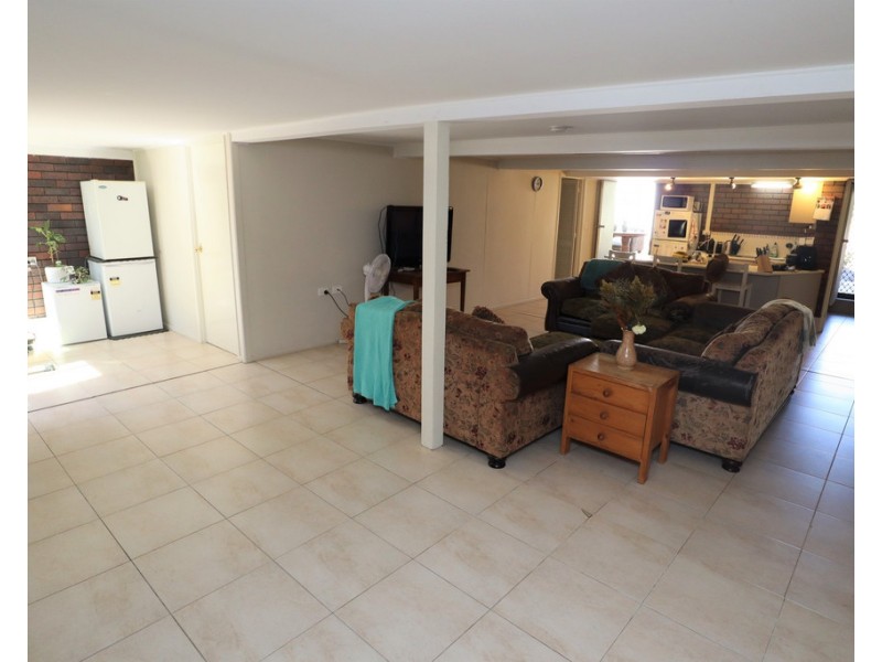 11 Robert Street, Forest Hill QLD 4342