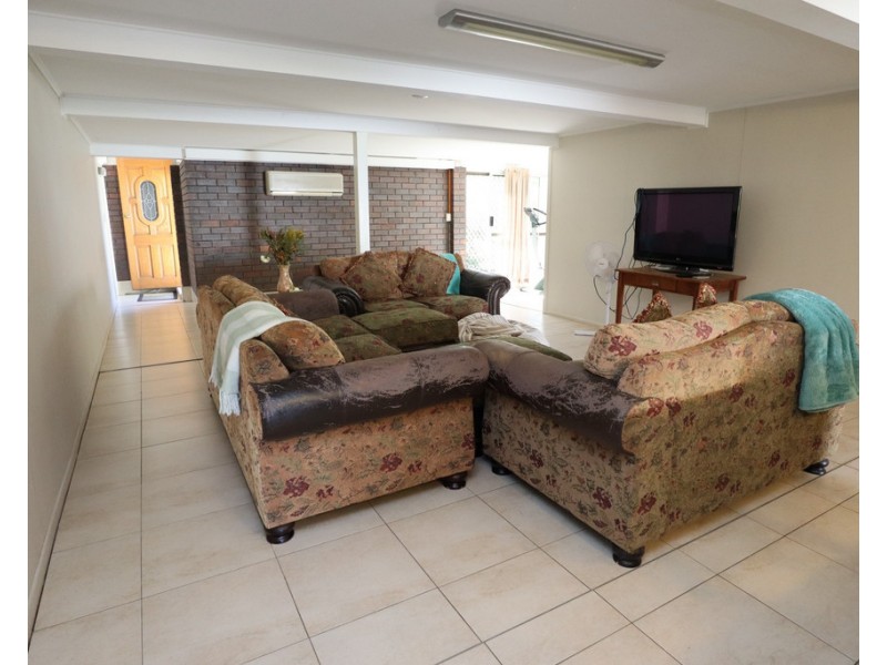 11 Robert Street, Forest Hill QLD 4342