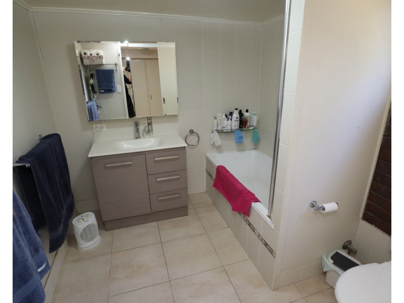 11 Robert Street, Forest Hill QLD 4342