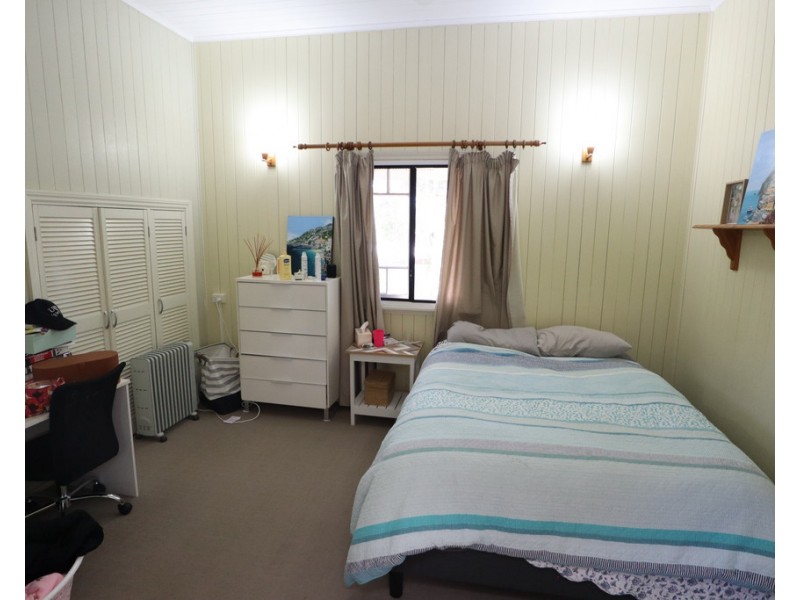 11 Robert Street, Forest Hill QLD 4342