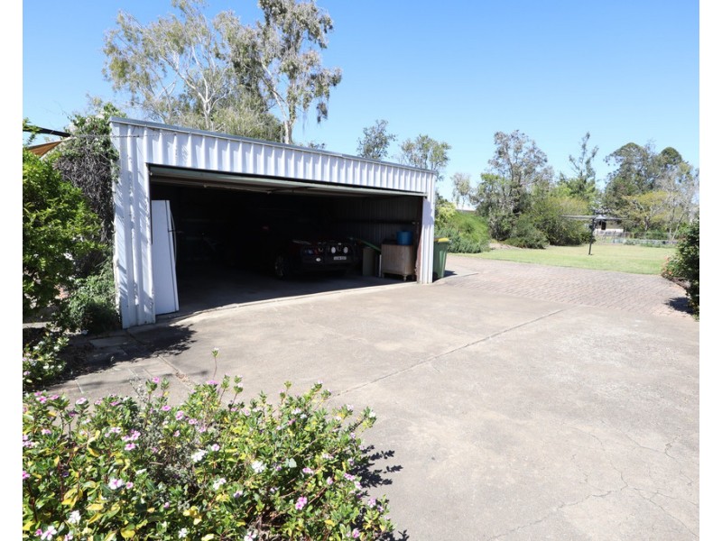 11 Robert Street, Forest Hill QLD 4342