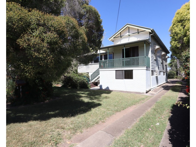 11 Robert Street, Forest Hill QLD 4342