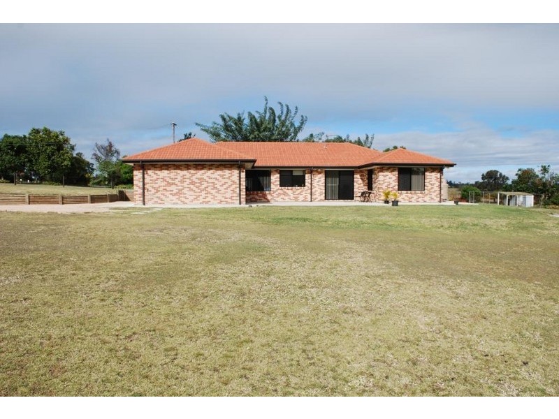 19 Gutt Road, Regency Downs QLD 4341