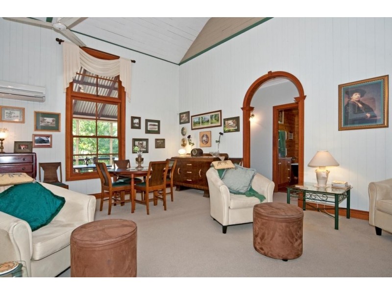 220 Mulgowie Rd, Thornton QLD 4341