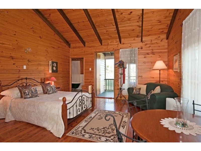 220 Mulgowie Rd, Thornton QLD 4341