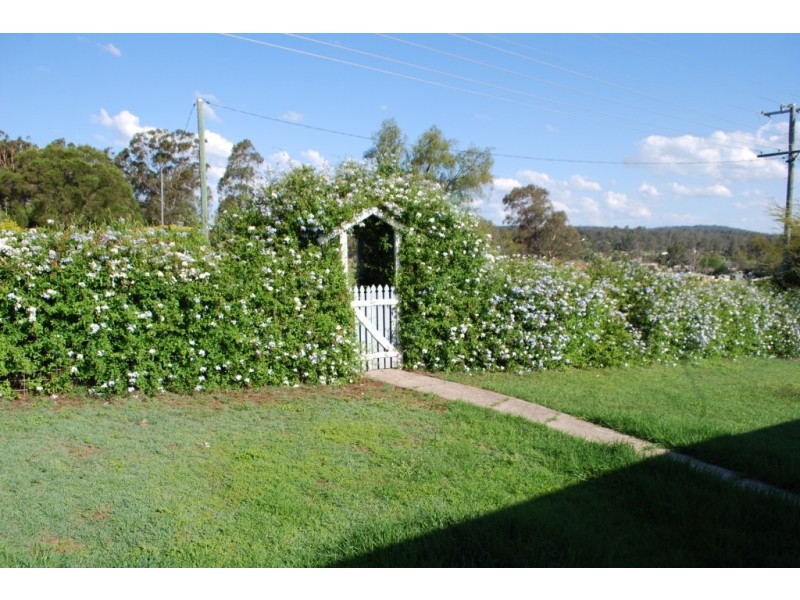 9 Summer St, Laidley QLD 4341